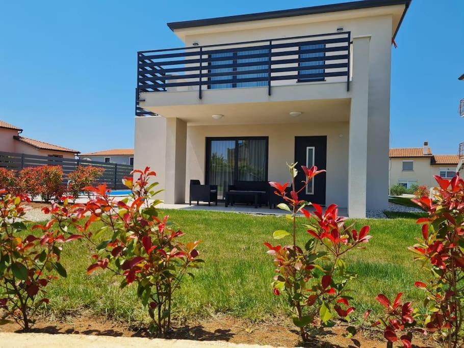 Marcante - Designer, Romantic Pool View Suite Poreč Exterior foto